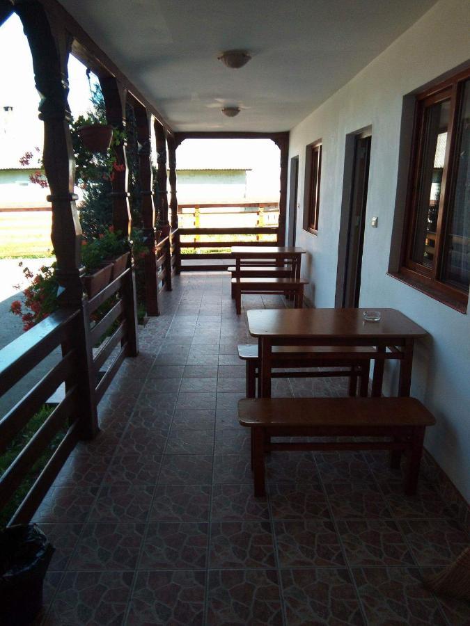 Cris & Mona Hotel Săpînţa Екстериор снимка