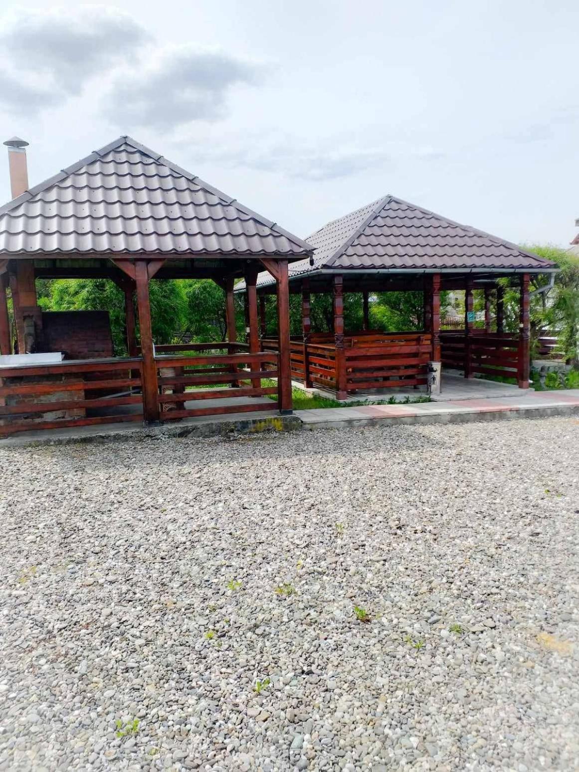 Cris & Mona Hotel Săpînţa Екстериор снимка