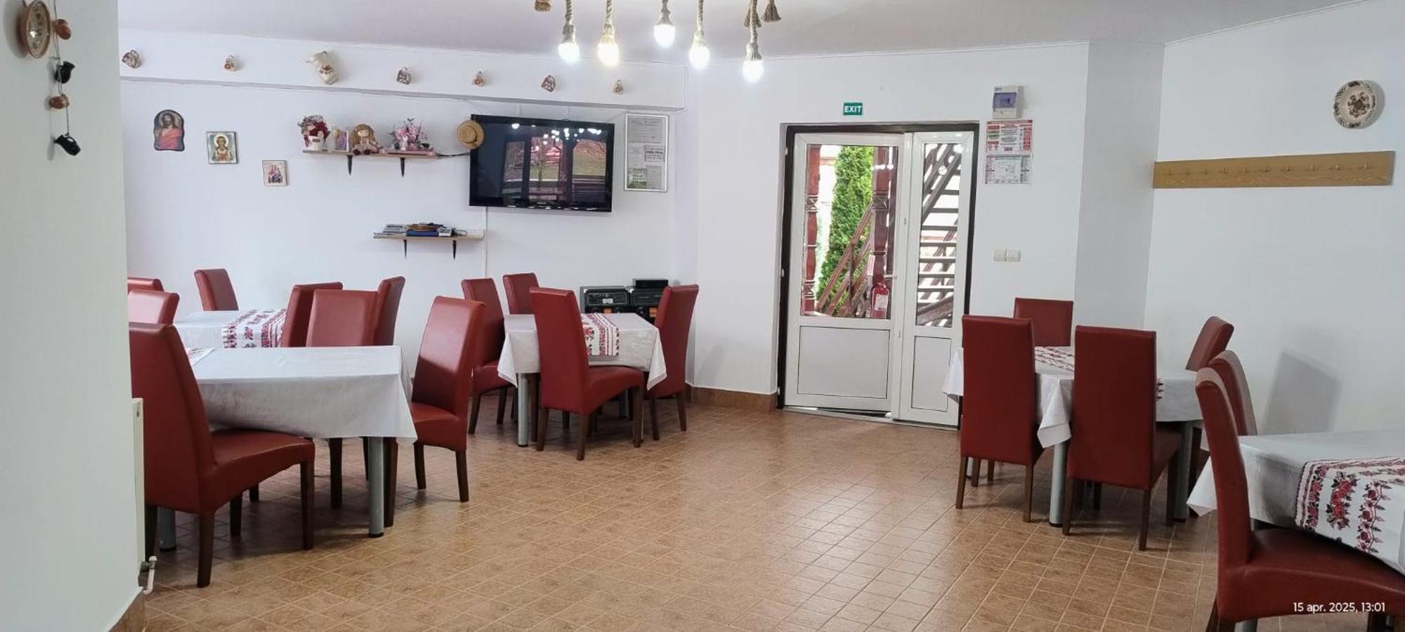 Cris & Mona Hotel Săpînţa Екстериор снимка