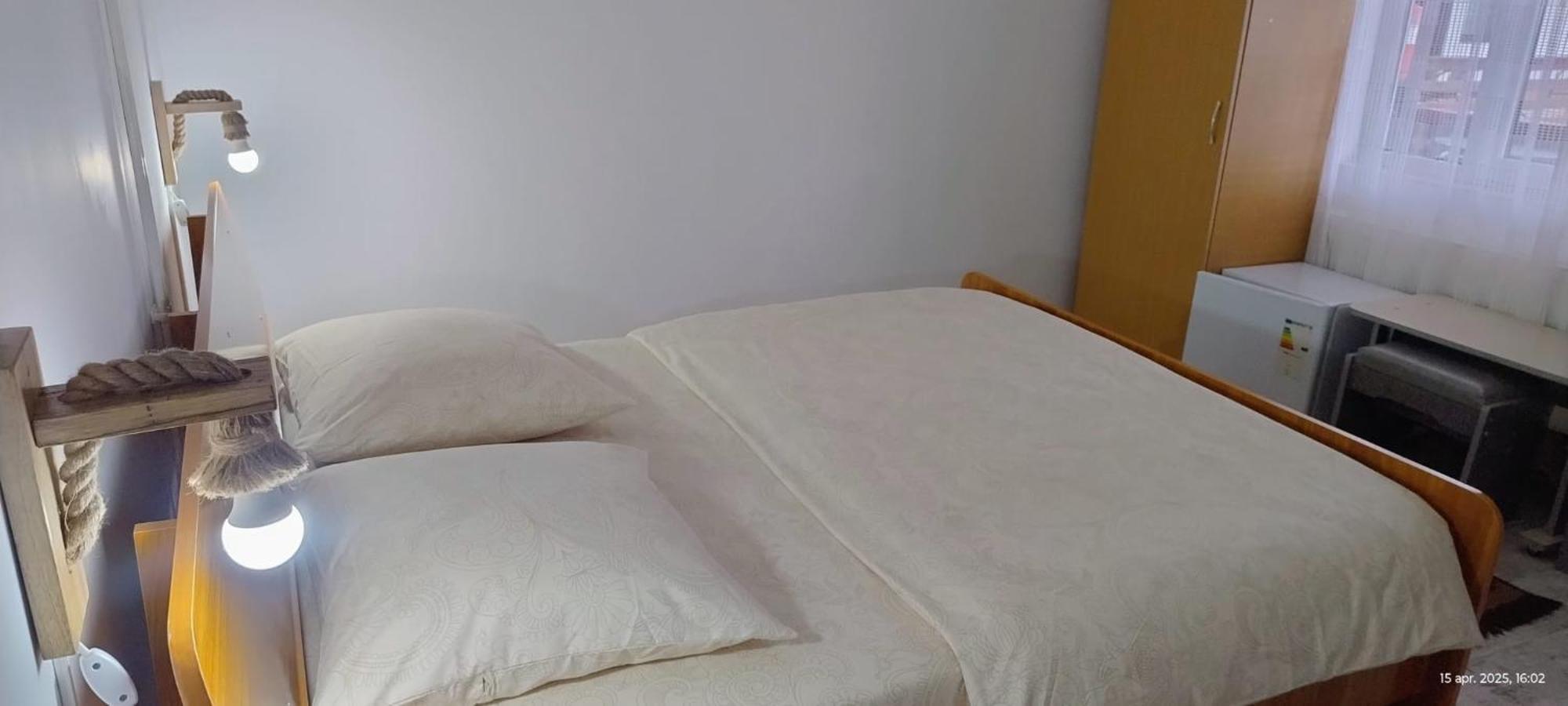 Cris & Mona Hotel Săpînţa Екстериор снимка